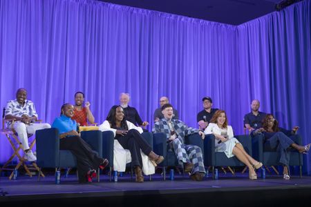 WILLIAM STANFORD DAVIS, QUINTA BRUNSON, TYLER JAMES WILLIAMS, SHERYL LEE RALPH, RANDALL EINHORN (DIRECTOR), CHRIS PERFETTI, JUSTIN HALPERN (PRODUCER/SHOWRUNNER), PATRICK SCHUMACKER (PRODUCER/SHOWRUNNER), LISA ANN WALTER, BRIAN RUBENSTEIN (PRODUCER), JANELLE JAMES