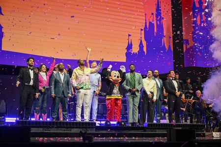 DARREN CRISS, RACHEL POTTER, BOYZ II MEN, PENTATONIX, MICKEY MOUSE, SKYLAR ASTIN