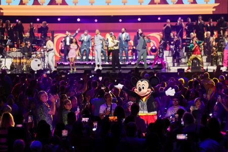 PENTATONIX, DARREN CRISS, BOYZ II MEN, MICKEY MOUSE