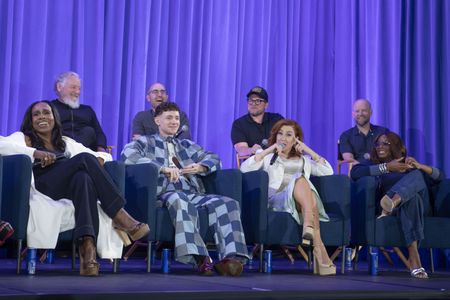 SHERYL LEE RALPH, RANDALL EINHORN (DIRECTOR), JUSTIN HALPERN (PRODUCER/SHOWRUNNER), CHRIS PERFETTI, PATRICK SCHUMACKER (PRODUCER/SHOWRUNNER), LISA ANN WALTER, BRIAN RUBENSTEIN (PRODUCER), JANELLE JAMES